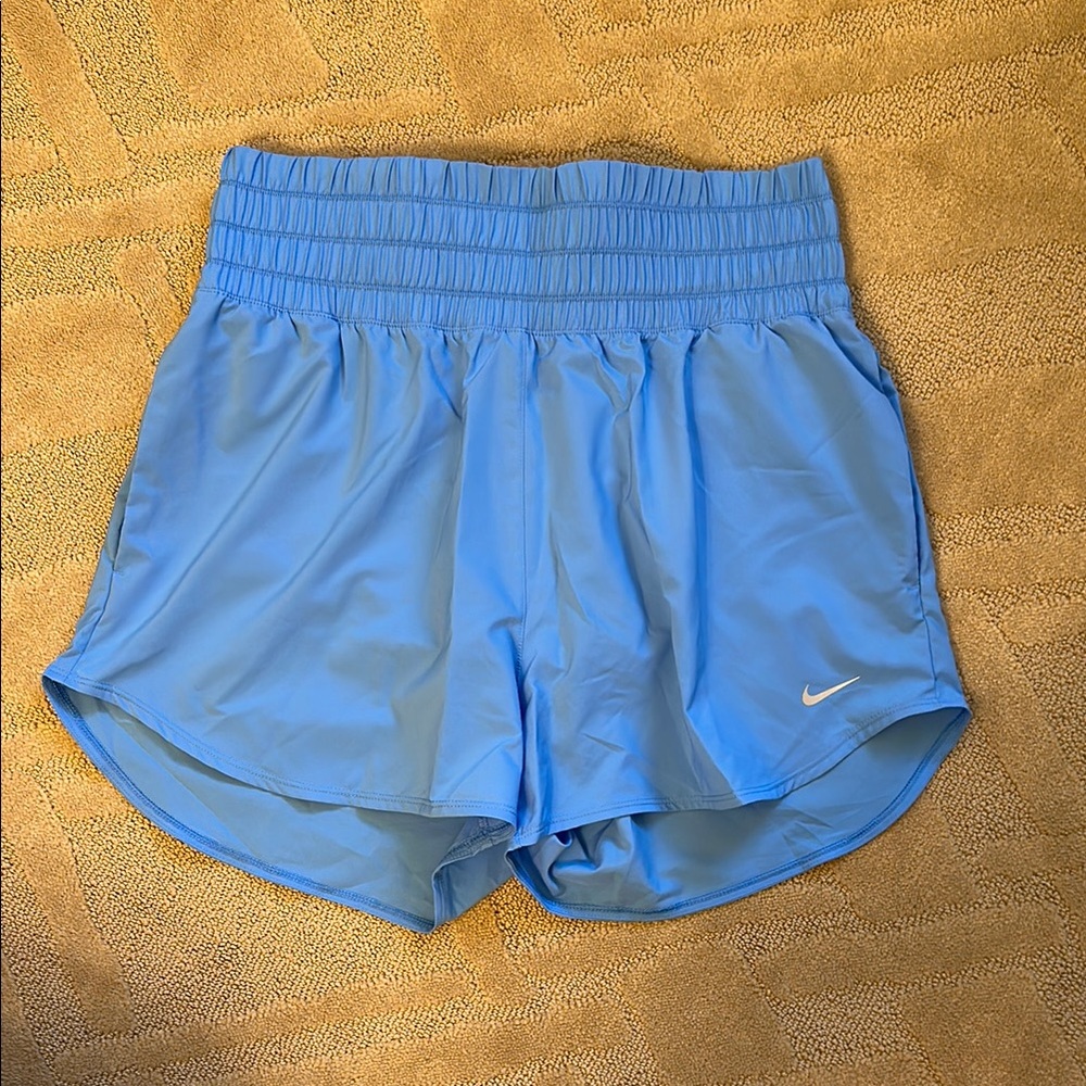 Nike One Dri-Fit Ultra High Waisted Short